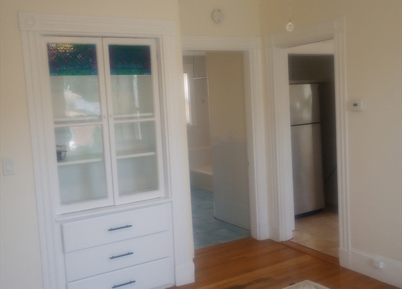 84 ROSLINDALE AVE