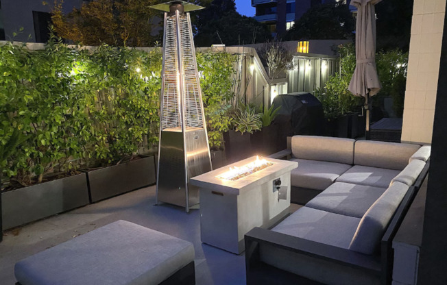 150 LOMBARD ST
