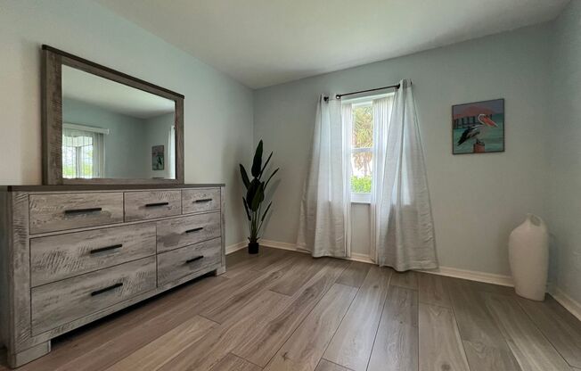 2 beds, 1 bath, $2,295