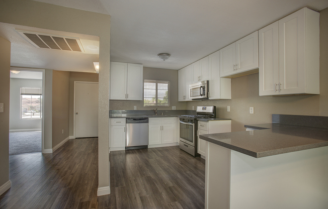 Summerlin - 2 Bedroom 2 Bath Gated 2nd Floor Condo