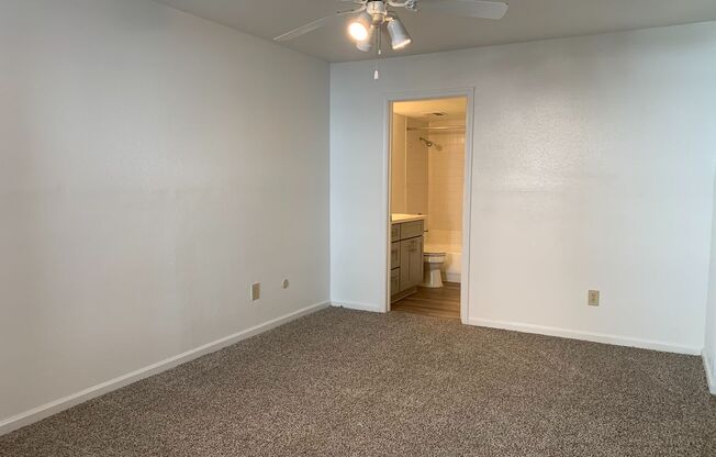2 beds, 2 baths, 1,003 sqft, $1,170, Unit 3203