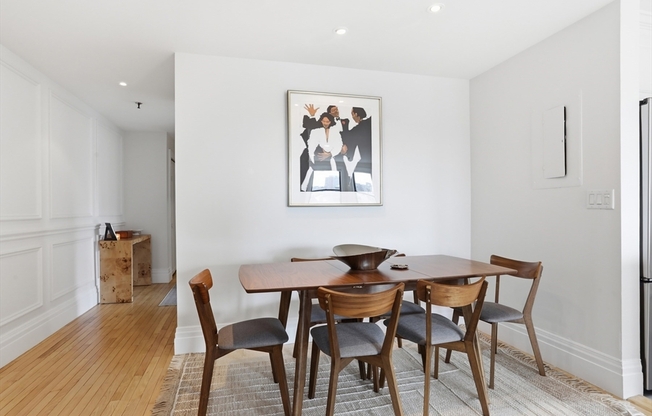 2 beds, 1 bath, 905 sqft, $6,600, Unit 801