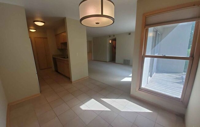 4 beds, 2 baths, 1,400 sqft, $2,675, Unit 103