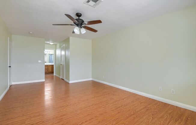 4 beds, 2.5 baths, $2,000