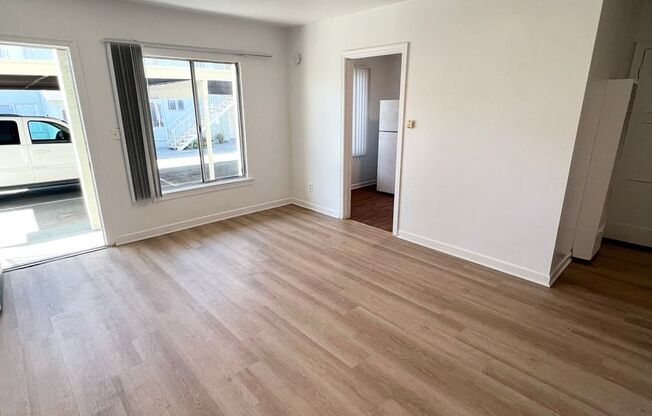 Spacious 2BD/1BA, 1BD/1BA, Studio/1BA(All Utilities Pay)-Cute Efficiency-Great Location