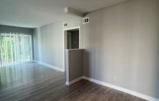 2 beds, 1 bath, $1,000