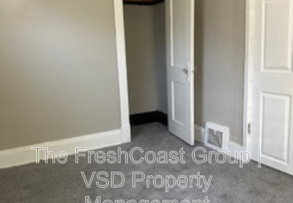 3434 E 105 ST
