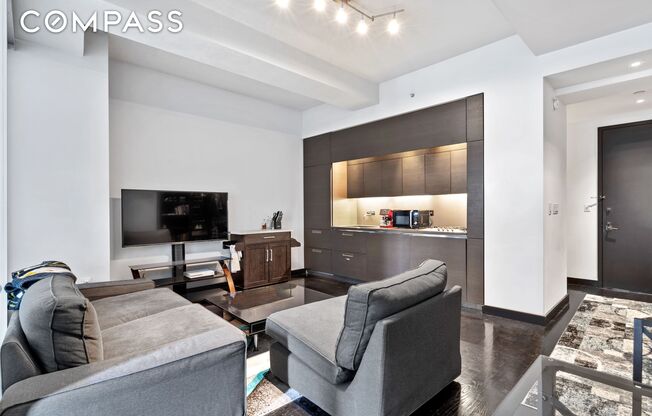 1 bed, 1 bath, 667 sqft, $4,500, Unit 2012