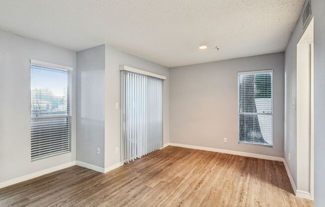 Studio, 1 bath, 450 sqft, $1,056, Unit 807