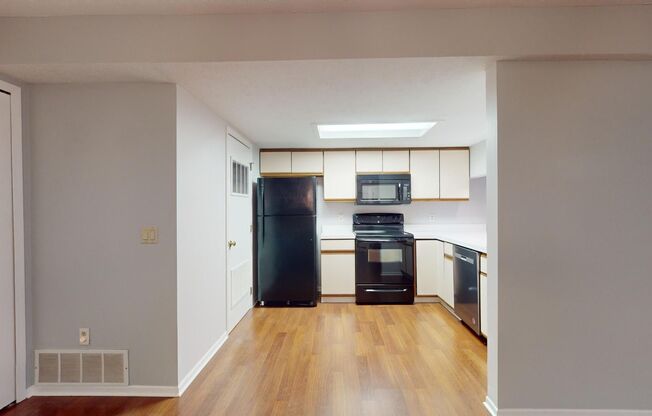 1 bed, 1 bath, $1,500, Unit Unit 103