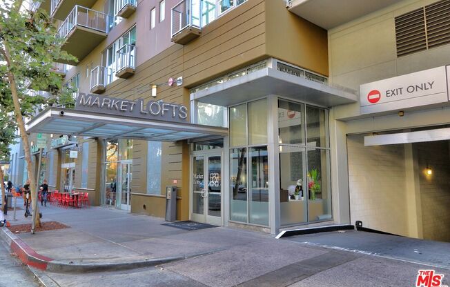 2 beds, 2 baths, 1,030 sqft, $3,200, Unit 718
