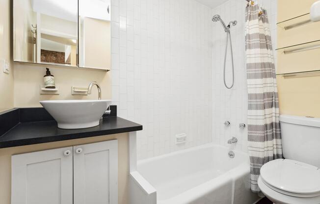 363 W 19 ST