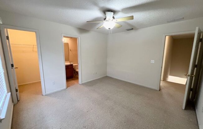 2 beds, 2.5 baths, $1,595