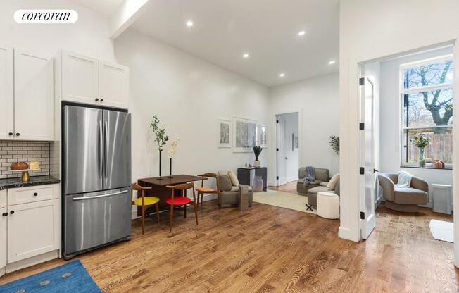 3 beds, 2 baths, 1,800 sqft, $5,999, Unit 1