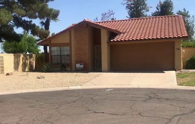 1 month free rent if rented before Christmas! Beautiful 55+ Ahwatukee neighborhood spacious 2/br 2/ba home - Rent Includes membership to Ahwatukee Recreation Center
