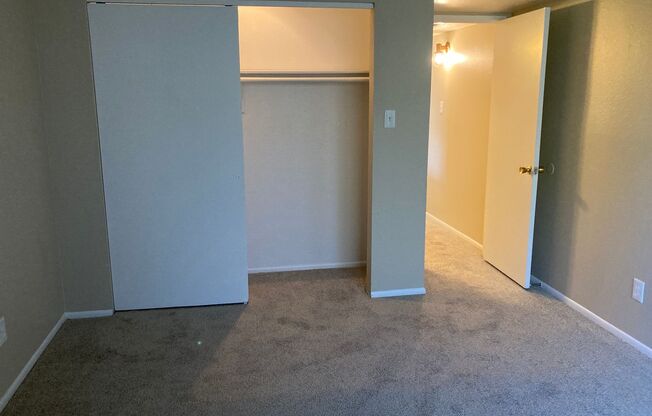 1 bed, 1 bath, 670 sqft, $1,175, Unit 243