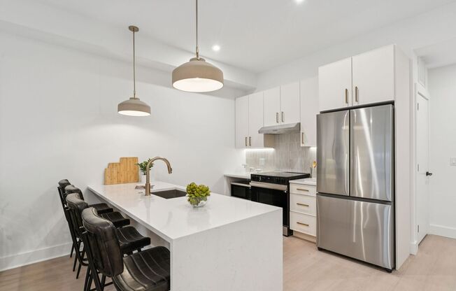 1 bed, 1 bath, 800 sqft, $2,017, Unit 210