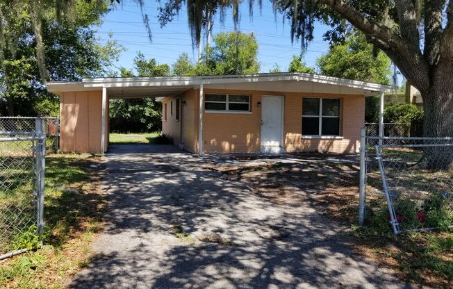 3/1 block home with indoor laundry