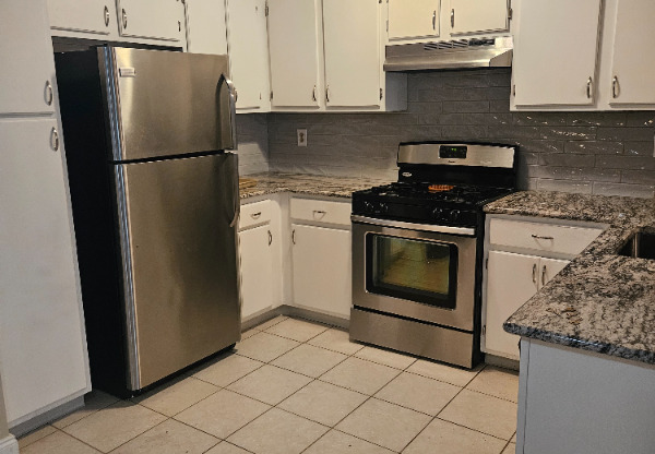 107 HYACINTH LN