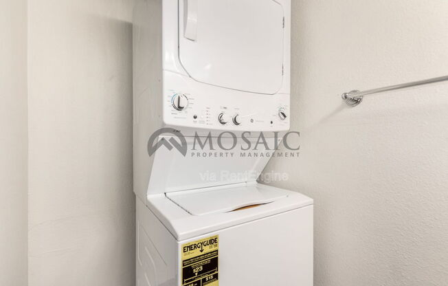 2 beds, 2 baths, 846 sqft, $995, Unit 274