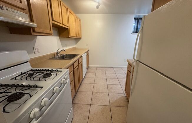 3 beds, 1 bath, 810 sqft, $1,590, Unit 732 S. Millvale Ave. #C1
