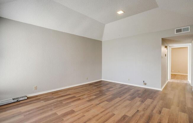 Recently Remodeled 2 Bed- 2 Bath One Side of Duplex in SW Fort Worth- 76133