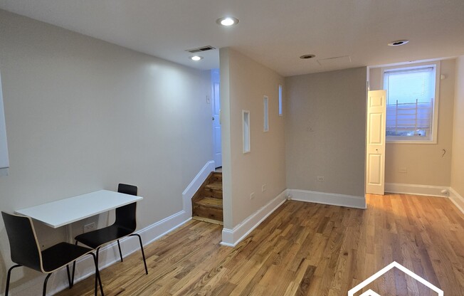 4254 N MOZART