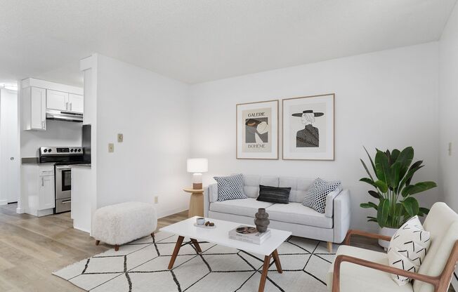 2 beds, 1 bath, 860 sqft, $1,795, Unit 18