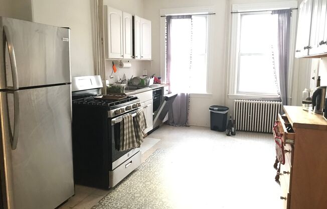 Huge 3 bed with in-unit laundry.