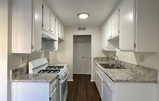 1 bed, 1 bath, 650 sqft, $1,750, Unit 107