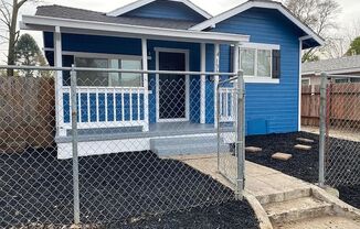 3 Bedroom 1/2 Bath in Oak Park