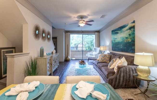 This is a photo of the bathroom in the 826 square foot 1 bedroom , 1 bath apartment at The Brownstones Townhome Apartments in Dallas, TX.