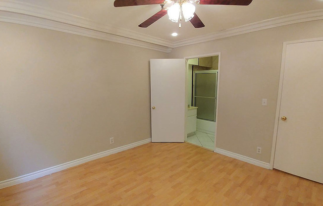 2 beds, 2 baths, 910 sqft, $2,595, Unit 209