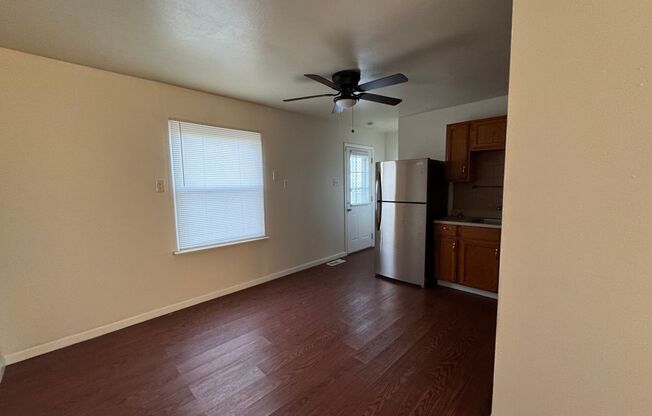 3 beds, 1 bath, $1,295