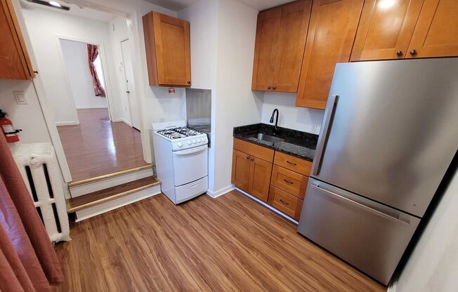 1 bed, 1 bath, 550 sqft, $1,150, Unit Unit 4