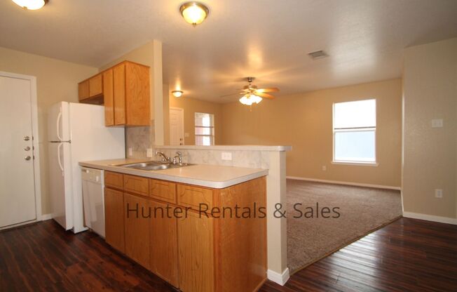 3 beds, 2 baths, $1,150