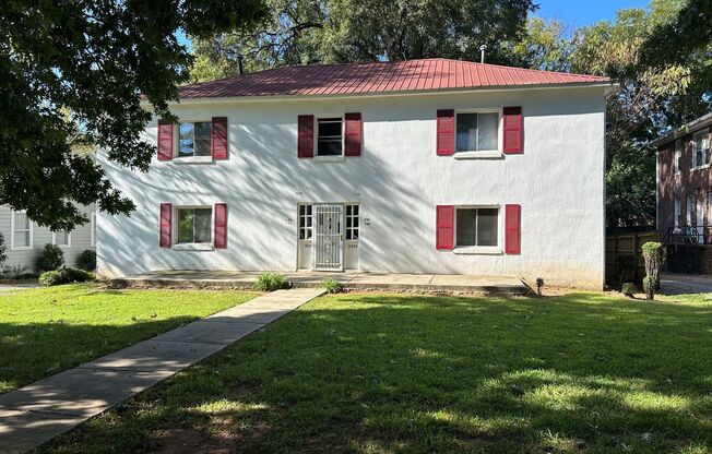 Cute cozy 1 bedroom 1 bathroom