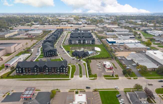 Uptown Square Apartments in Troy, MI