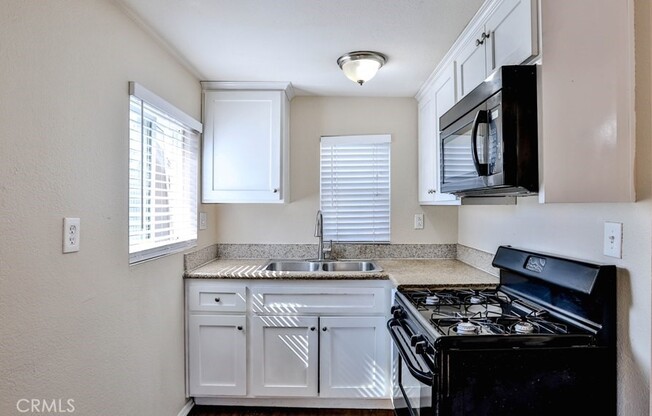 1829 1/2 E 63 ST