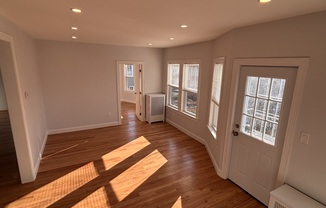 4 beds, 2 baths, 1,700 sqft, $4,900, Unit 1