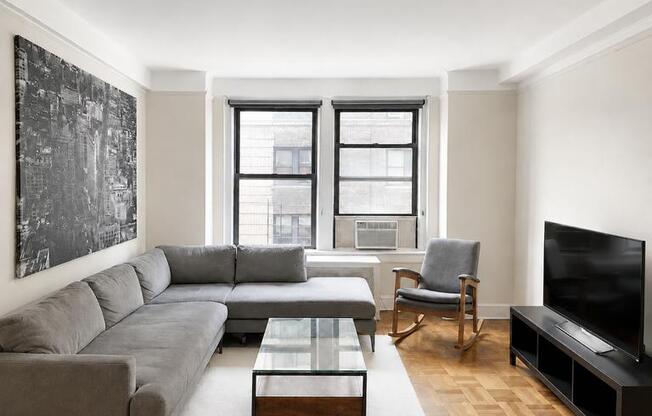 1 bed, 1 bath, 750 sqft, $4,750, Unit 2J