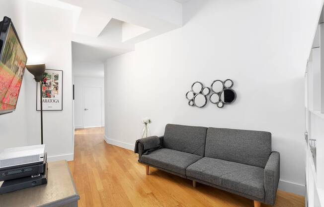 Studio, 1 bath, 652 sqft, $3,875, Unit 826