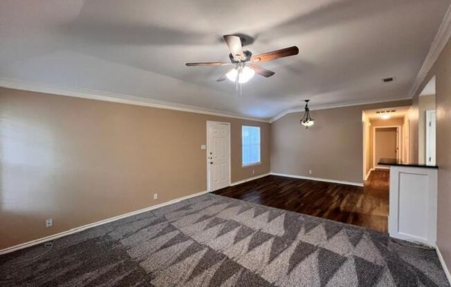 Beautiful 3 bedroom / Treed Lot / Round Rock Schools / Remodeled / Refrigerator