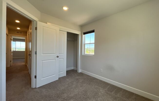 4 beds, 3.5 baths, $2,995