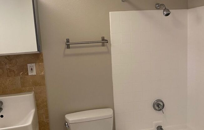 1 bed, 1 bath, 646 sqft, $1,415, Unit 103