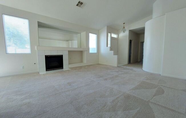 Single Story, 3 bedroom in Peccole Ranch!