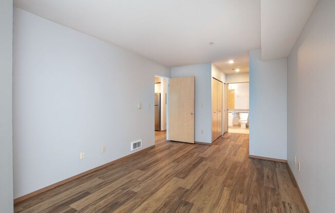 1 bed, 1 bath, $1,795, Unit 302