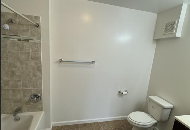 3 beds, 2 baths, 950 sqft, $1,200