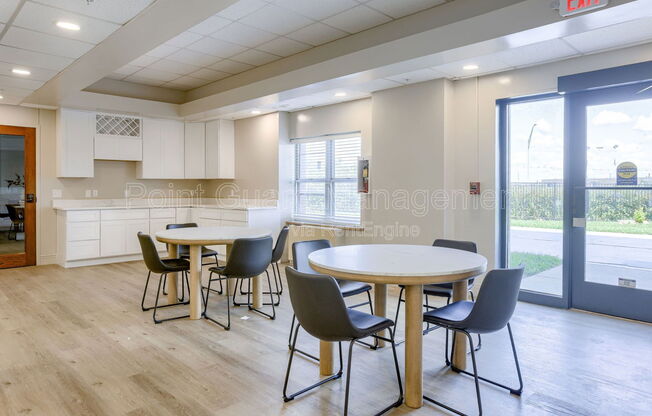 Studio, 1 bath, 329 sqft, $695, Unit 433