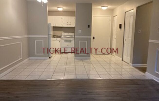 2 beds, 1 bath, $1,195, Unit 3